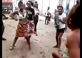 Two girls fighting discontinue dick in osun state
