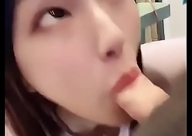 Cute chinese give bj