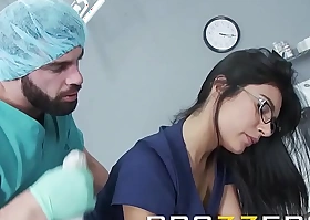 Doctors adventure - shazia sahari - water down pounds dolour while patient is out cold - brazzers