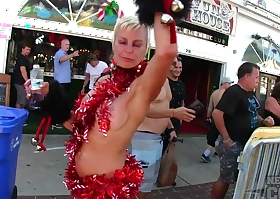 Nude Girls With Only Body Paint Out In Public On An obstacle Streets Of Fantasy Fest 2018 Key West Florida - NebraskaCoeds