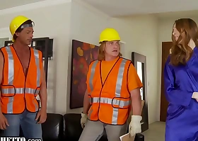 Whiteghetto horny housewife gangbanged by construction workers