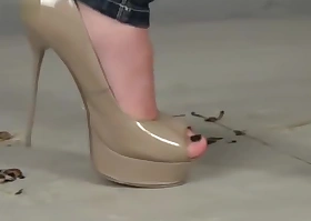 Diana ousting roaches in on the qui vive sexy high heels.