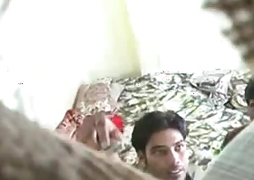 immature Indian lovers fuck caught by visitors