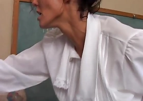 Disobedient milf is a super hot fuck and loves facial jizz shots