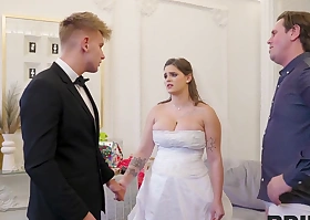 Taylee Wood Back Bbw Bride Determined To Cheat On Her Fiance Before The Conjugal