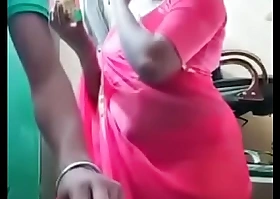 Swathi naidu sexy while dress to saree