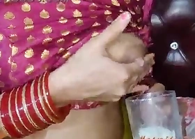 Despondent bhabhi makes yummy coffee from her fresh breast milk for devar by squeezing out her milk in cup (Hindi audio)