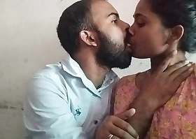 Desi Hang on Sex Scandal, Sucking Indian GF Big Bristols and Blowjob