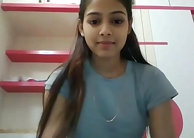 Amateur Indian  girls flashing indian big boobs to boy friend