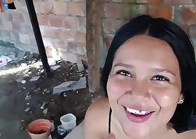 CHICA COLOMBIANA SE FOLLA A SU VECINA PARA CERRAR EL TRATO