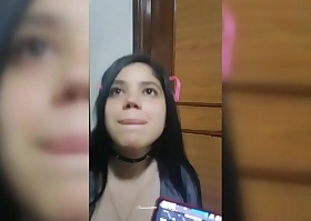 Mi NOVIA Me Me INTERRUMPE En Medio De Una Partida Para COGER. (video viral colombiana)