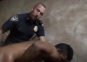 Gay male cop handcuffed sex photograph Suspect on the Run, Gets Impenetrable depths Dick