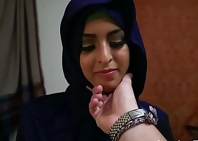 Arab amateur pussyfucked in reverend pose